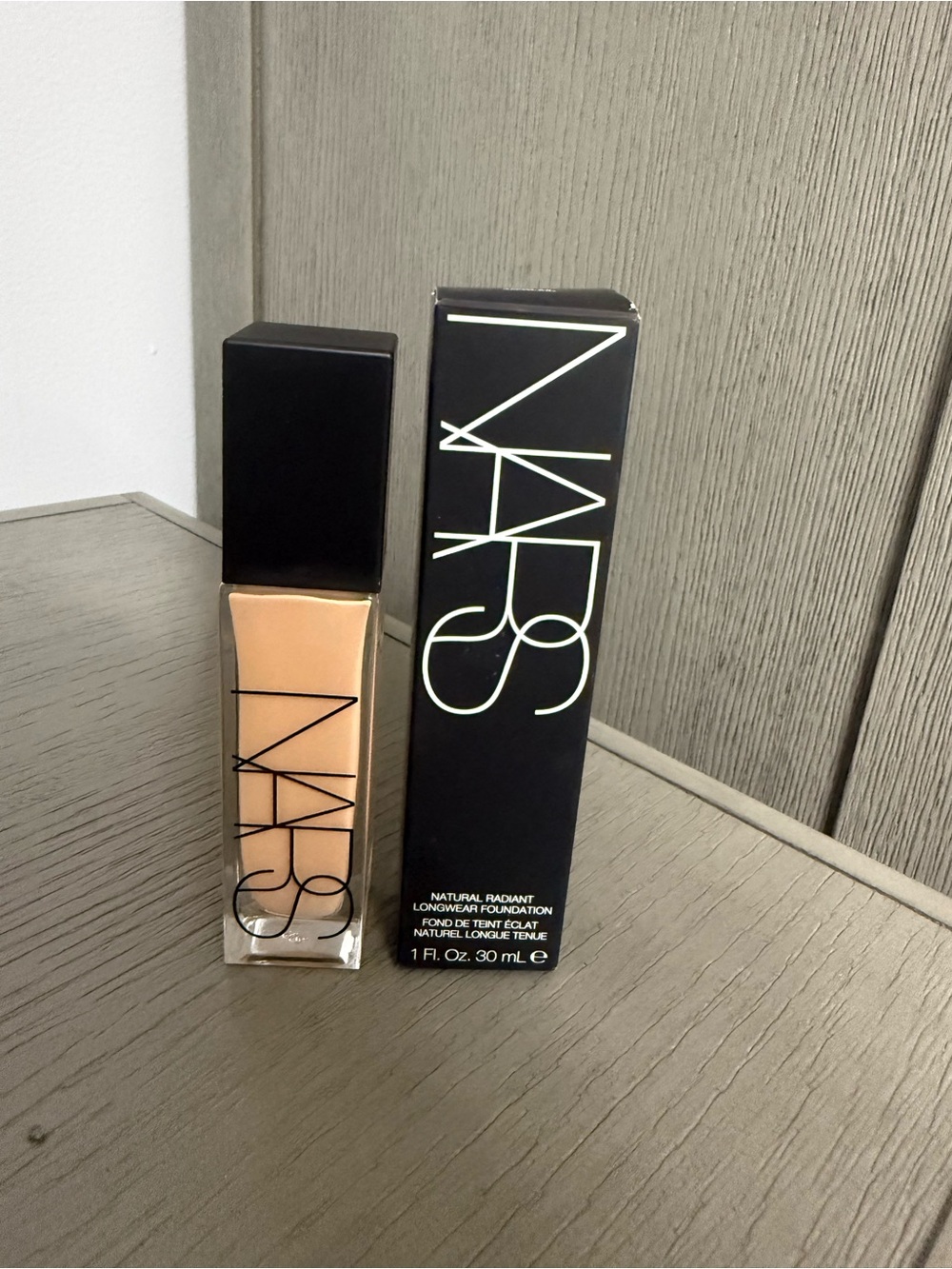 NARS Natural Radiant Foundation - Light 3.5 (Salzburg)